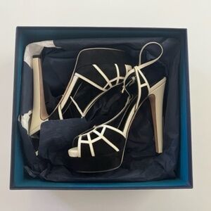 Sergio Rossi stunning Varenne T-strap sandals